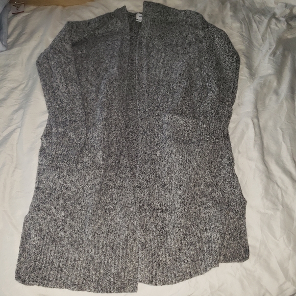 Old Navy Gray XS sweater Jacket with two front big pockets - Picture 4 of 13